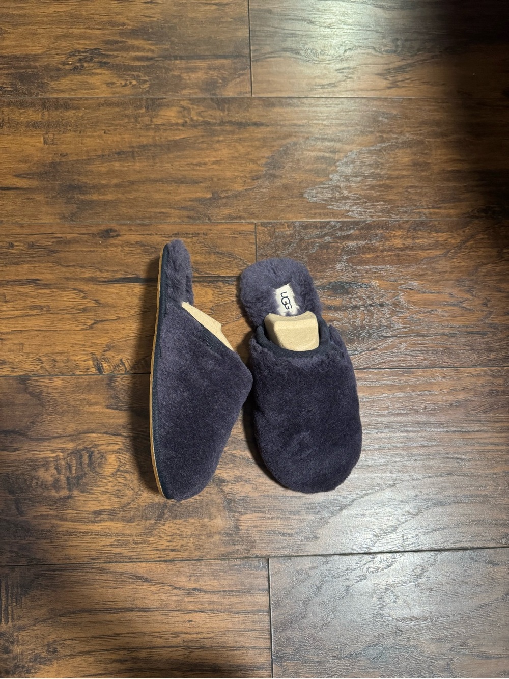 UGG Women’s Navy Fluffette Slippers